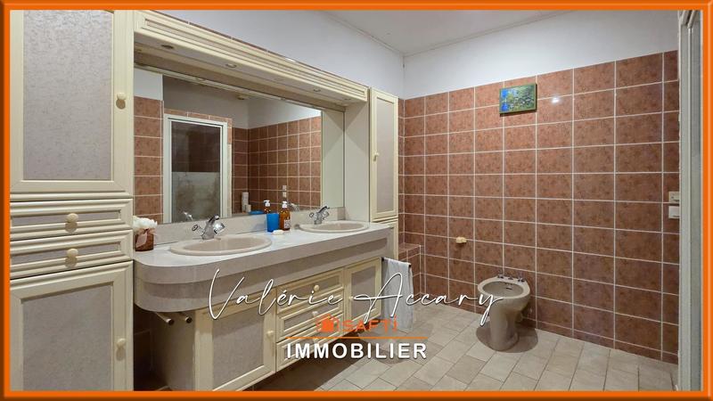 Maison de maîtres - 441 m² - 10 pièces