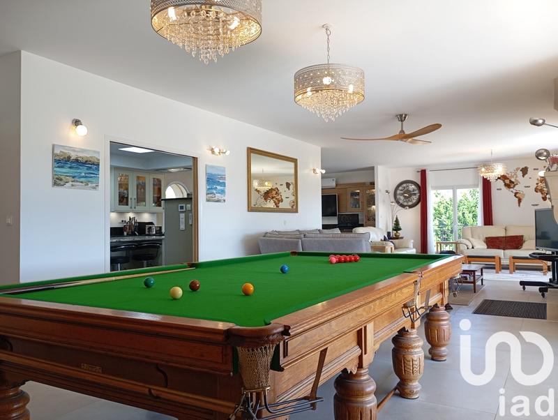 Maison - 485 m² - 10 pièces