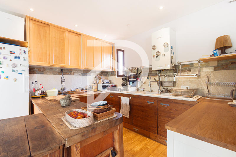 Appartement - 260 m² - 5 pièces