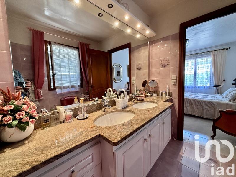 Maison - 203 m² - 8 pièces