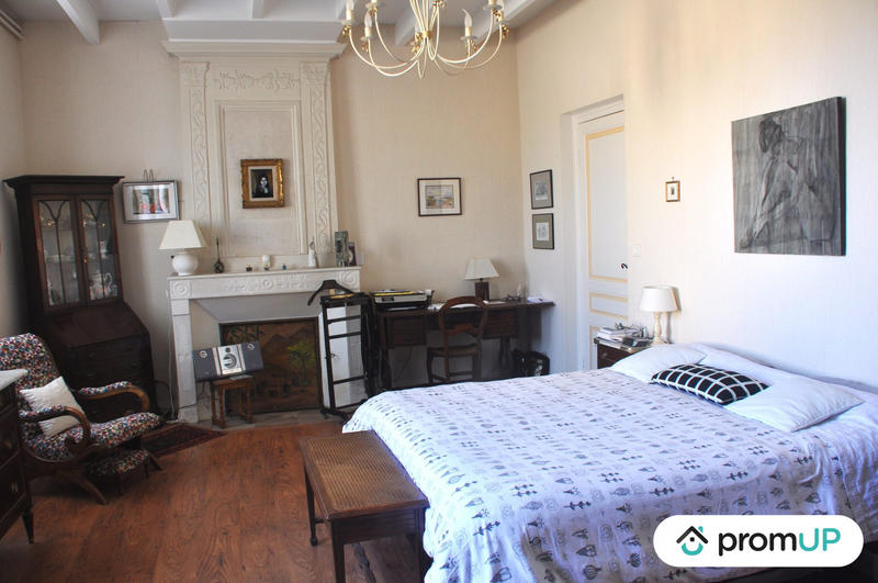 Maison ancienne - 300 m² - 7 pièces