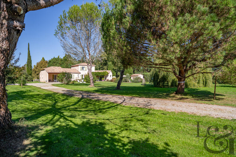 Maison - 182 m² - 7 pièces