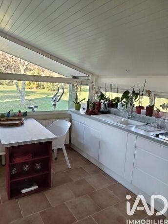 Maison - 230 m² - 6 pièces