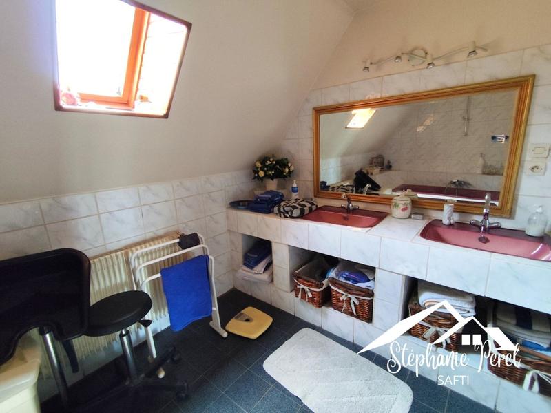 Maison - 200 m² - 8 pièces