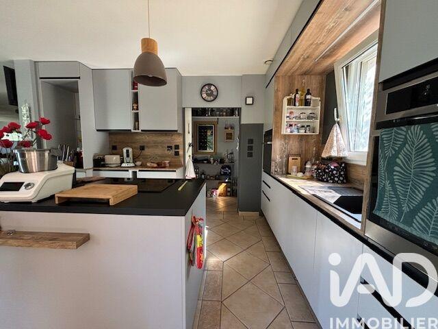 Maison - 200 m² - 8 pièces