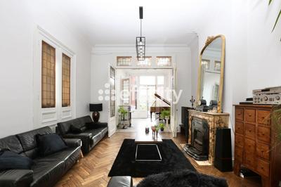 Maison - 248 m² - 10 pièces