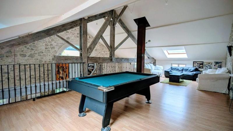 Maison - 237 m² - 6 pièces