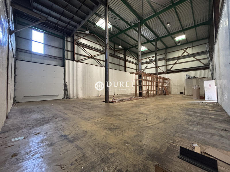 Local d'activités - 595 m²