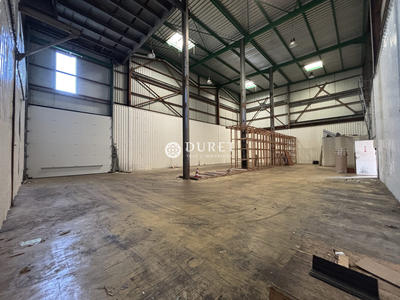Local d'activités - 595 m²