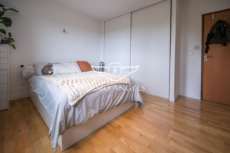 Maison contemporaine - 292 m² - 9 pièces