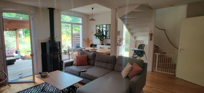 Maison - 90 m² - 5 pièces