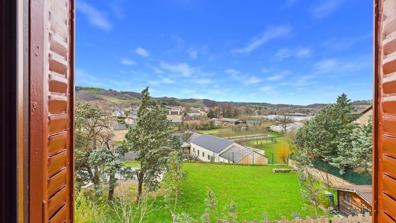 Maison - 140 m² - 8 pièces