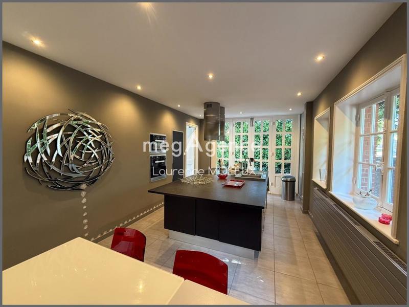 Demeure - 436 m² - 10 pièces