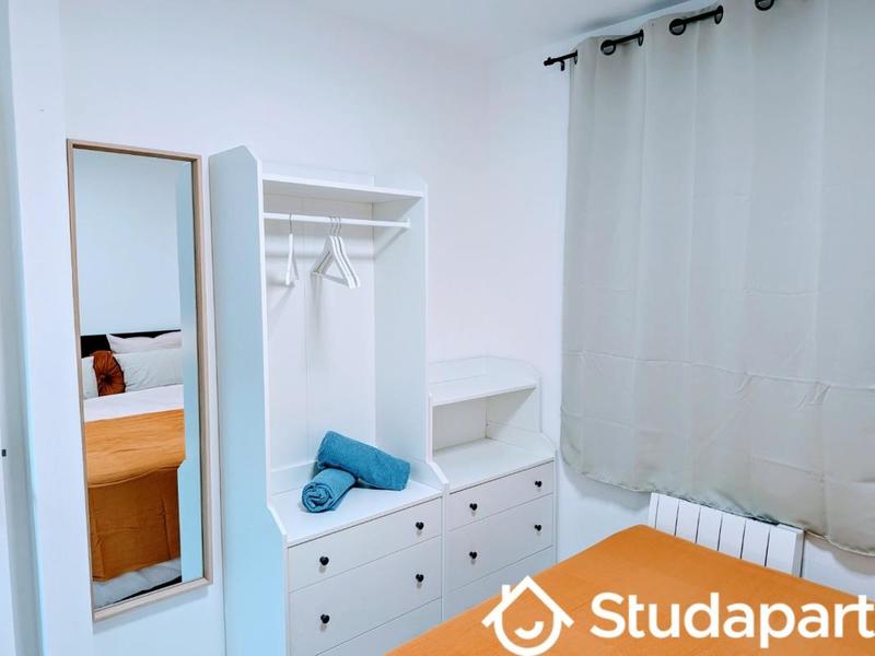 Chambre - 12 m² - 1 pièce