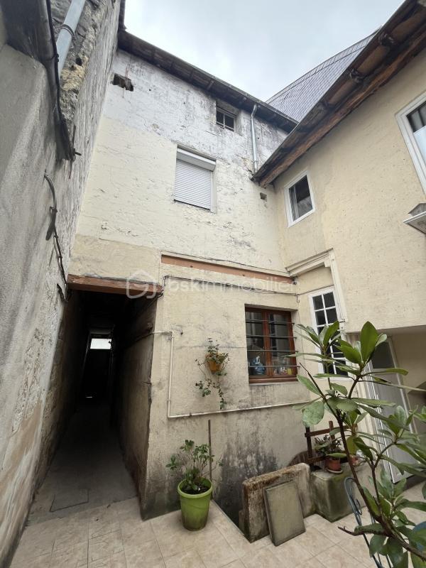 Immeuble - 128 m² - 7 pièces