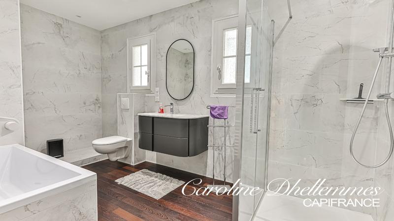 Maison - 180 m² - 6 pièces