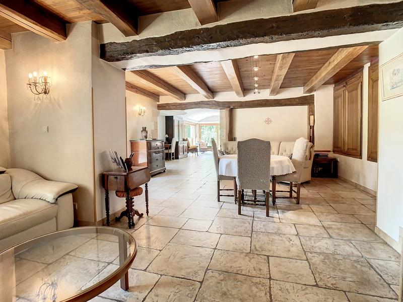 Maison - 200 m² - 6 pièces