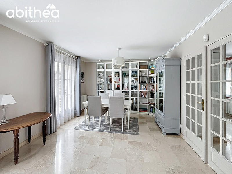 Maison - 98 m² - 6 pièces