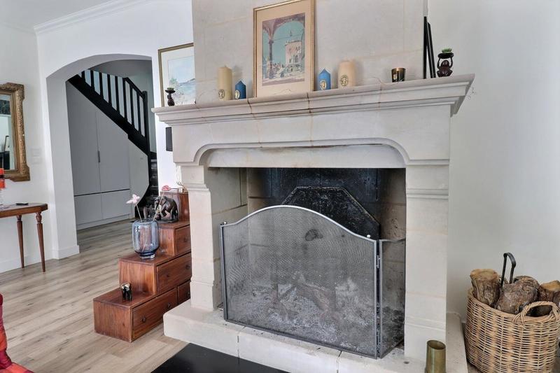 Maison - 239 m² - 8 pièces