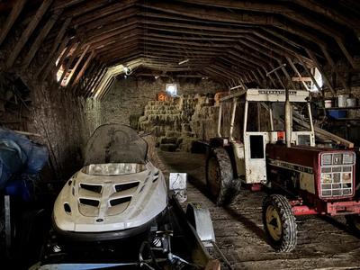 Grange - 600 m² - 1 pièce