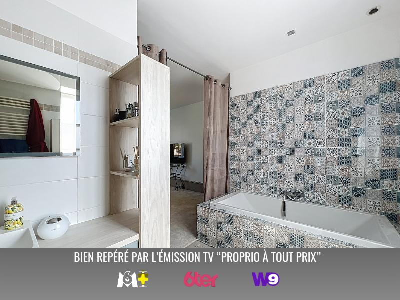 Maison - 330 m² - 8 pièces