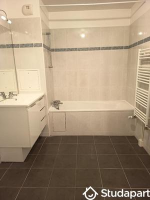 Chambre - 9 m² - 1 pièce