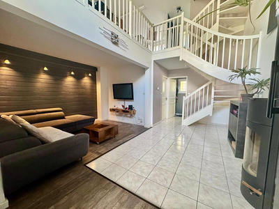 Maison - 130 m² - 4 pièces