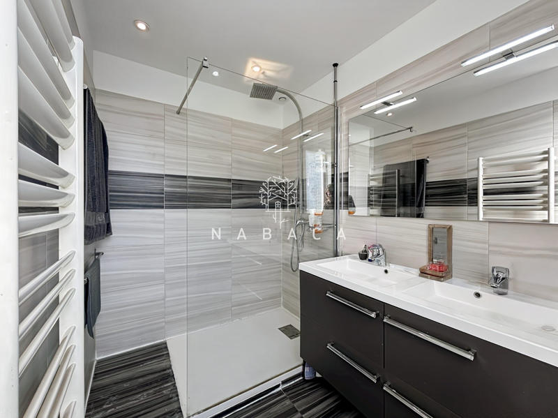 Maison - 137 m² - 5 pièces