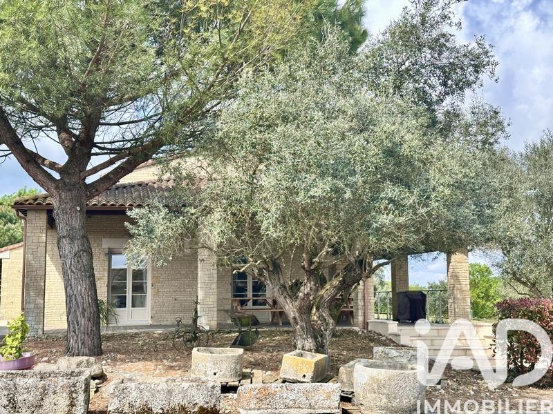 Maison - 470 m² - 13 pièces