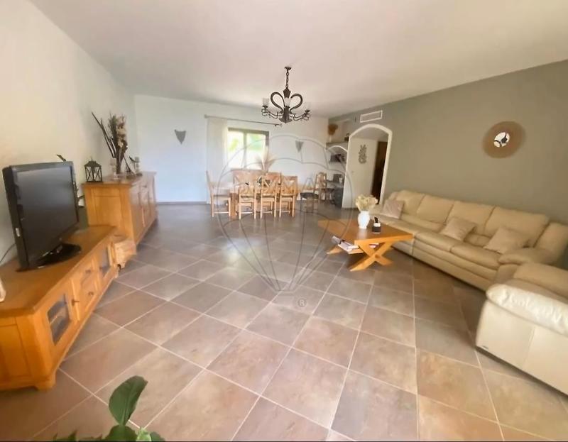 Maison - 182 m² - 4 pièces