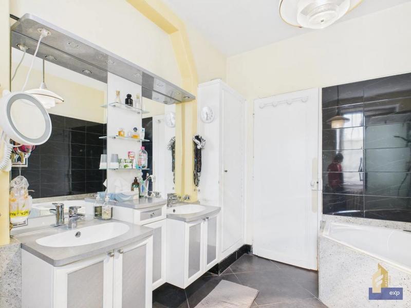 Duplex - 314 m² - 10 pièces