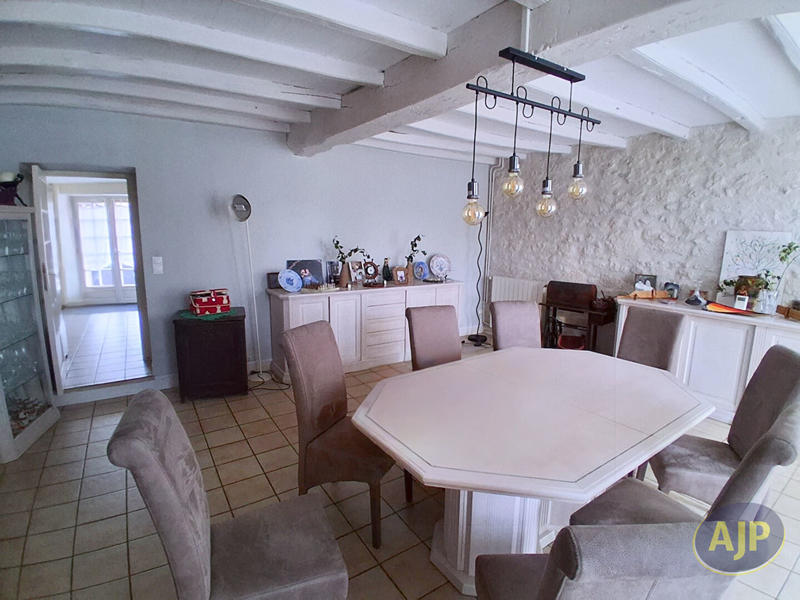 Maison - 195 m² - 6 pièces