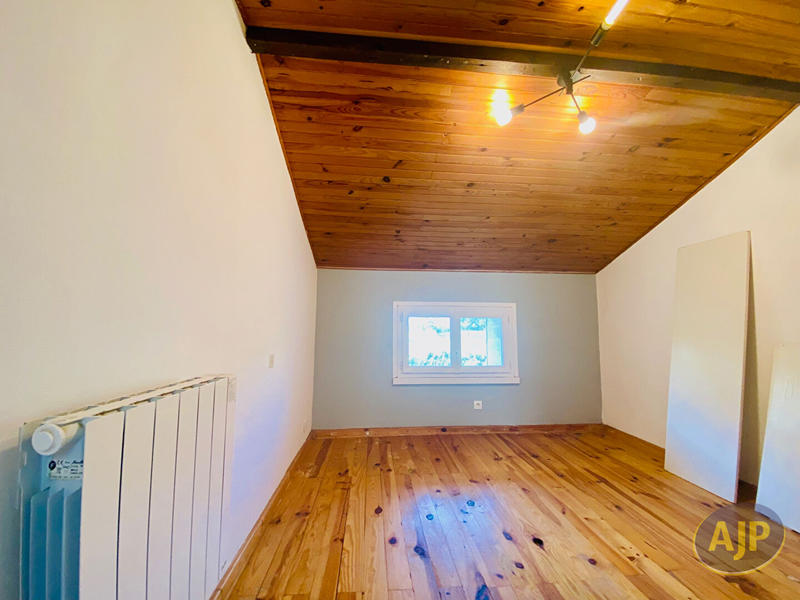 Maison - 211 m² - 7 pièces