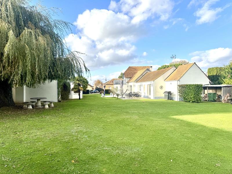 Maison - 480 m² - 10 pièces