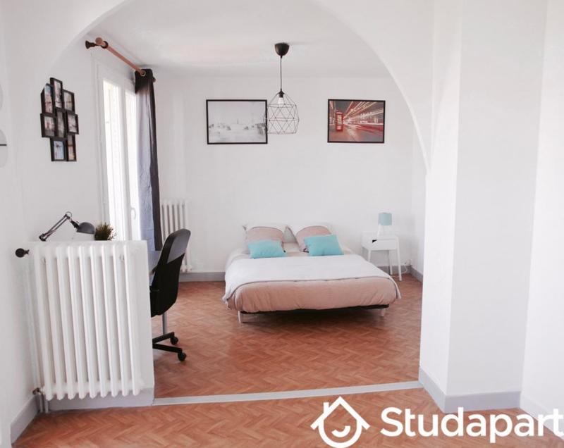 Chambre - 13 m² - 1 pièce