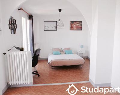 Chambre - 13 m² - 1 pièce