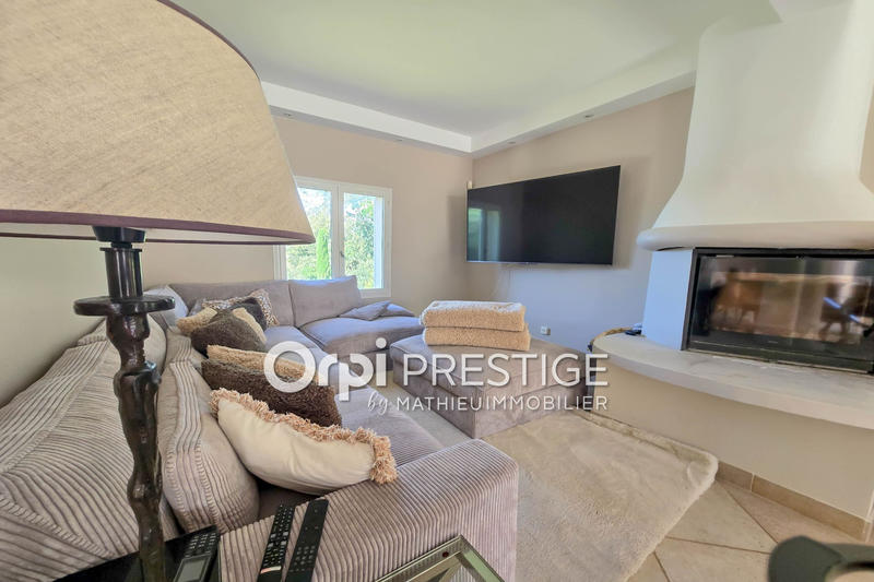 Villa - 329 m² - 12 pièces