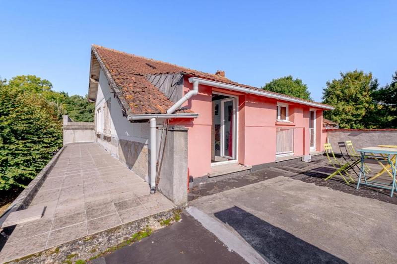 Propriété - 800 m² - 10 pièces