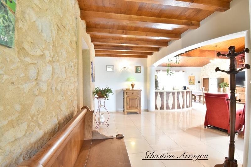 Propriété - 260 m² - 8 pièces