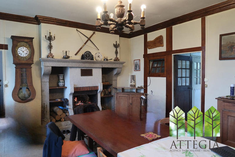 Maison - 261 m² - 14 pièces