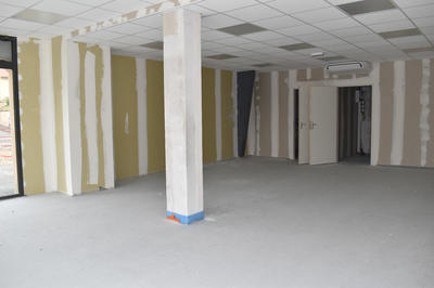 Local commercial - 79 m² - 3 pièces