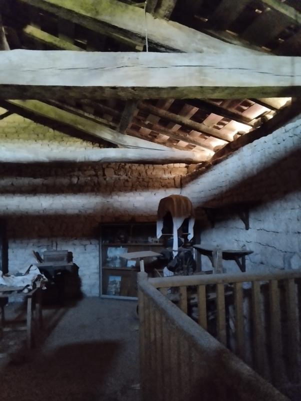 Maison ancienne - 250 m² - 2 pièces