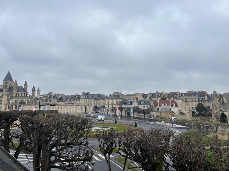 Bureau - 556 m² - 17 pièces