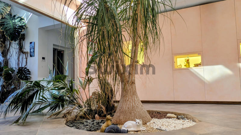 Propriété - 295 m² - 8 pièces