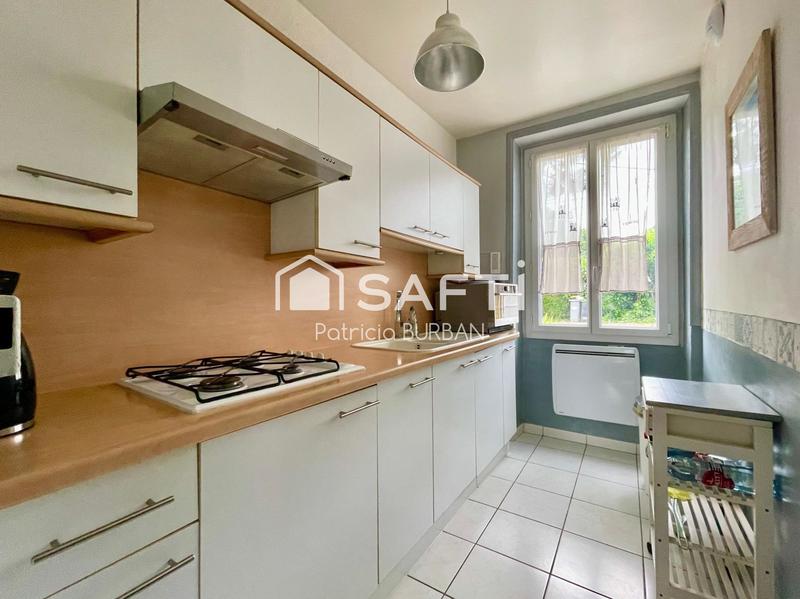 Maison - 234 m² - 8 pièces