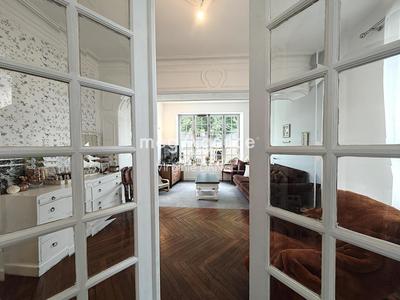 Maison - 225 m² - 9 pièces