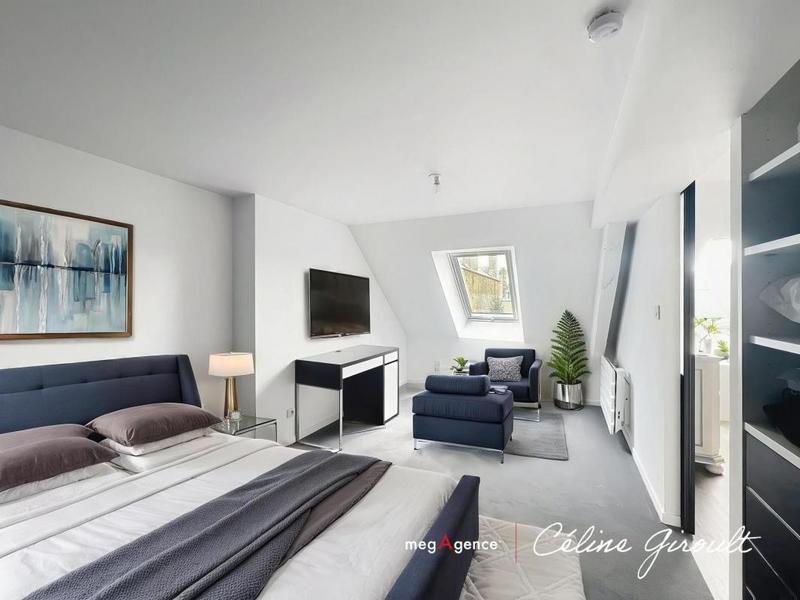 Maison - 250 m² - 10 pièces