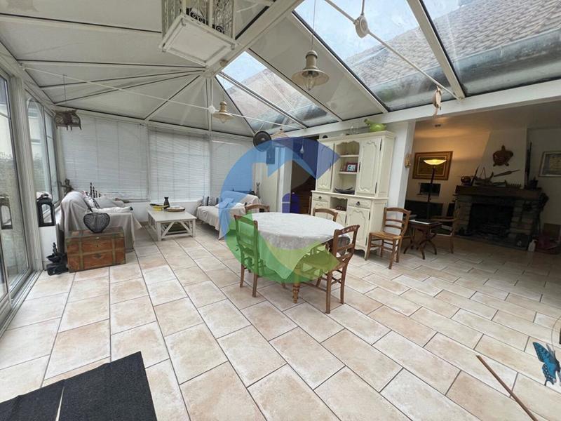 Maison - 220 m² - 8 pièces