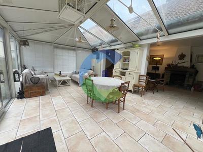 Maison - 220 m² - 8 pièces