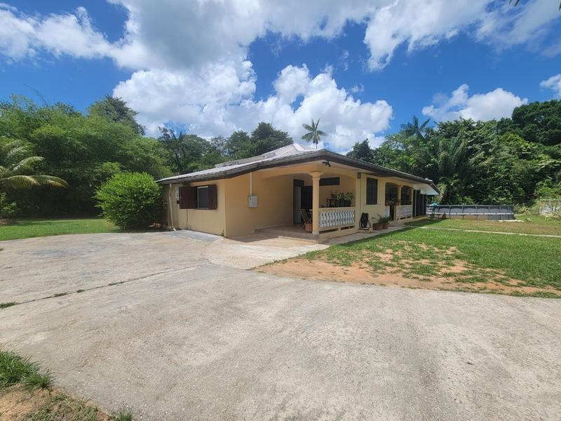 Maison - 180 m² - 4 pièces